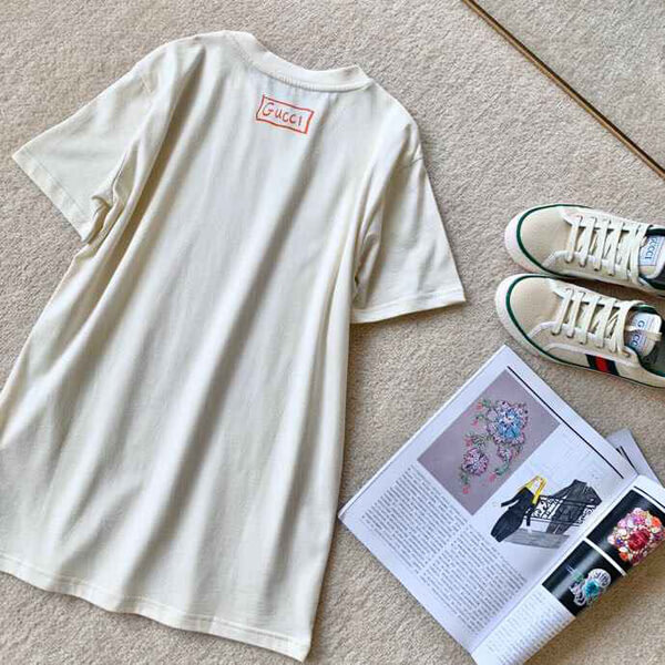 2022新作限定人気 GUCCI★グッチ いちご コピー Tシャツ  大人コーデ ストロベリーオーバーサイズ 539081 XJA2J 7136